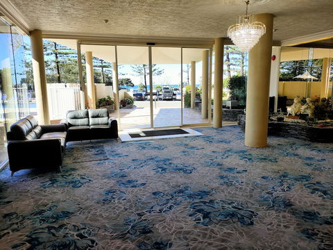 Southern Cross Beachfront Holiday Apartments - Geraldton Accommodation 6