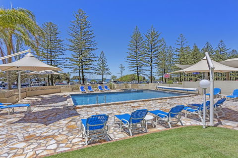 Southern Cross Beachfront Holiday Apartments - Geraldton Accommodation 2