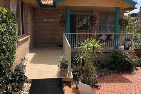 Beaches Serviced Apartments - Geraldton Accommodation 1