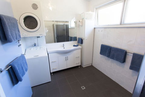 Modra's Apartments - Geraldton Accommodation 4