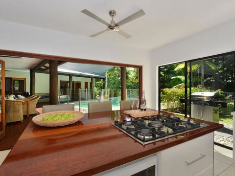 8 At Sands - Geraldton Accommodation 1