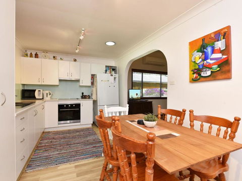 Summerfield Cottage Hunter Valley Renovated House In Central North Rothbury - Geraldton Accommodation 3