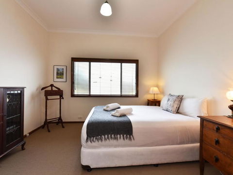 Summerfield Cottage Hunter Valley Renovated House In Central North Rothbury - Geraldton Accommodation 5
