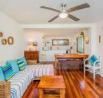Pacifica 2 Opposite the beach at Brooms Head - Geraldton Accommodation