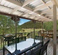 Rosamund House in Broke 4br House in walking distance to Cellar Doors - Geraldton Accommodation