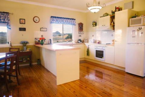 Milford Country Cottages - Geraldton Accommodation 4