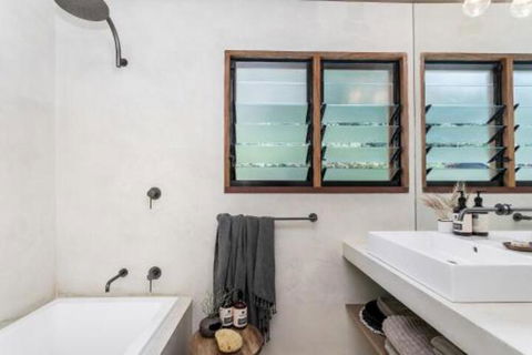 Eastern Rise Main House - Geraldton Accommodation 6