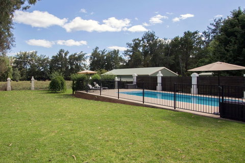 Mudgee Country Grandeur Home - Geraldton Accommodation 2
