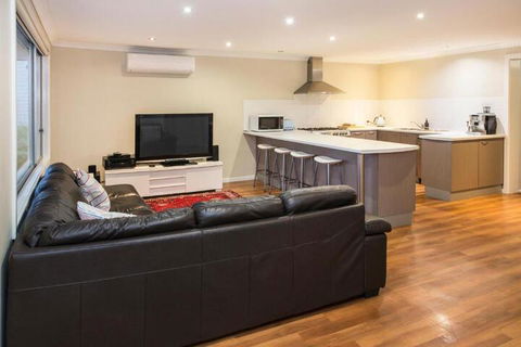 Eagle Bay Beach House - Geraldton Accommodation 4