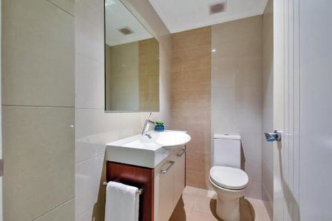 Oceana Darwin Central Oceanfront 3 Bedroom 2 Lounge Room Pool Gym Tennis Court Sleeps 9 - Geraldton Accommodation 5