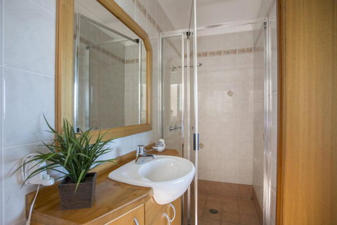 Elevated Views At Burrill Lake 17 Canberra Cres - Geraldton Accommodation 2