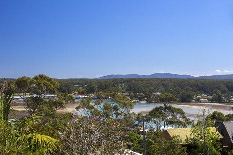 Elevated Views At Burrill Lake 17 Canberra Cres - Geraldton Accommodation 5