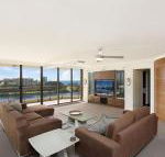 Seascape Apartments Unit 1201A Luxury apartment with views of the Gold Coast  Hinterland - Geraldton Accommodation