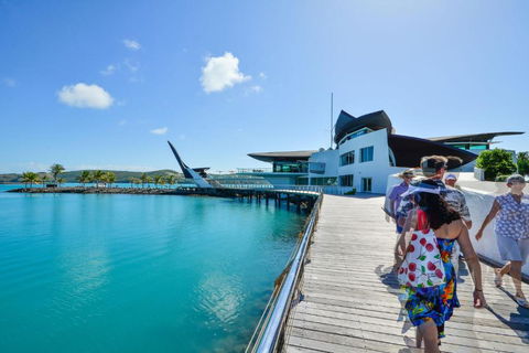 Yacht Club Villa 33 Serenity 4 Bedroom 4 Bathroom House Ocean Views 2 Buggies - Geraldton Accommodation 4