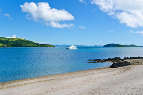 Yacht Club Villa 33 Serenity 4 Bedroom 4 Bathroom House Ocean Views 2 Buggies - Geraldton Accommodation 5