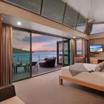Yacht Club Villa 33 Serenity 4 Bedroom 4 Bathroom House Ocean Views 2 Buggies - Geraldton Accommodation 0