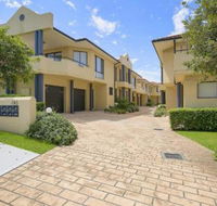 Seychells Toowoon Bay - Geraldton Accommodation