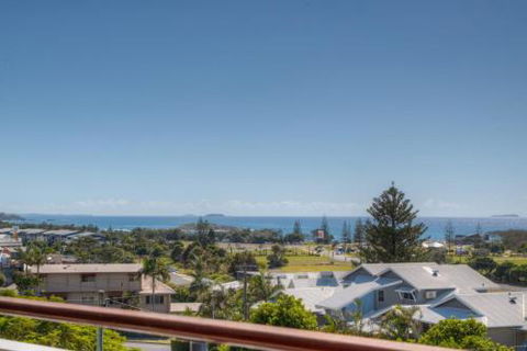 Coffs Jetty Beach House - Geraldton Accommodation 1