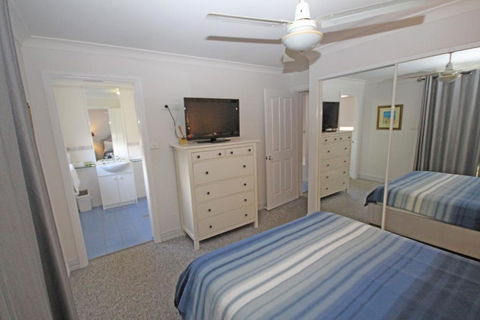 Paradise Waters No. 13 - Geraldton Accommodation 3