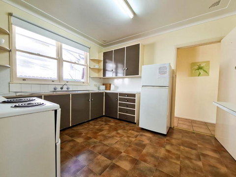 GOLF 39 MOLLYMOOK BEACH - Geraldton Accommodation 1