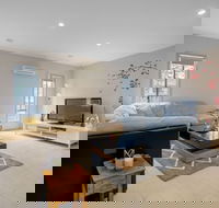 Gorgeous 4BR Home in Point Cook - Geraldton Accommodation