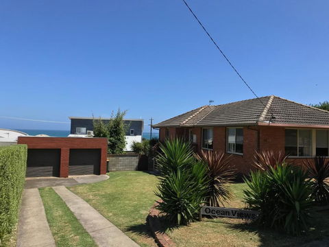 OCEAN VIEWS - Geraldton Accommodation 4
