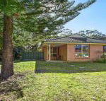 Dolphin Cottage in the heart of Callala Beach - Geraldton Accommodation