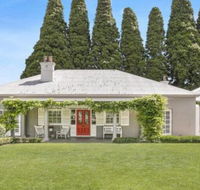 Nattai Lodge house  cottage in beautiful garden - Geraldton Accommodation