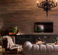 Hardwood House - Geraldton Accommodation