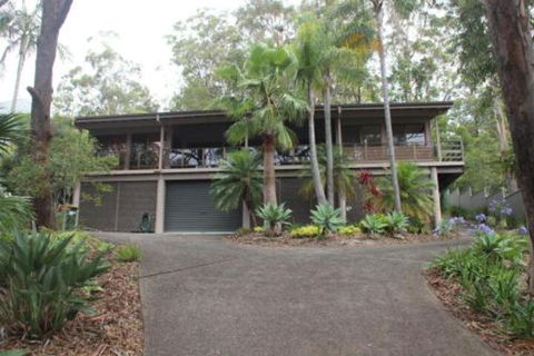 LIZ LAKE - Geraldton Accommodation 0