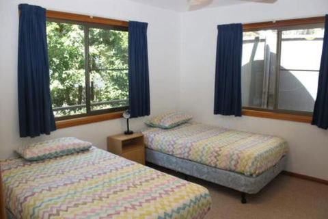 LIZ LAKE - Geraldton Accommodation 5