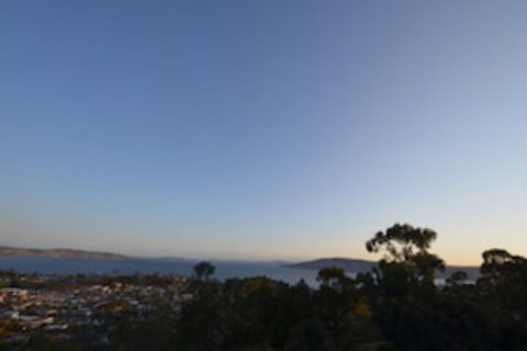 Hilltop House - Geraldton Accommodation 0