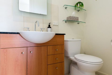 Hilltop House - Geraldton Accommodation 7