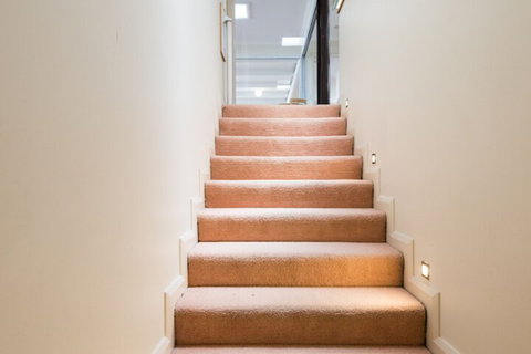 Hilltop House - Geraldton Accommodation 2