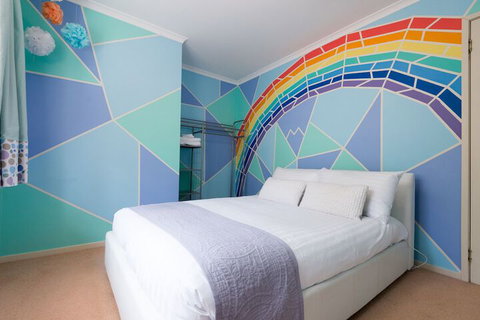 Hilltop House - Geraldton Accommodation 4