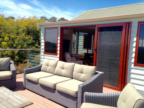 DOLPHIN LOOKOUT COTTAGE Amazing Views Of The Bay Of Fires - Geraldton Accommodation 4