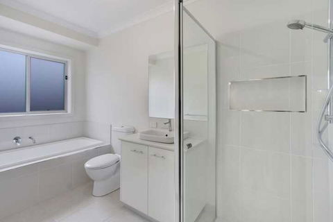 V & V Family Dream Away - Geraldton Accommodation 3