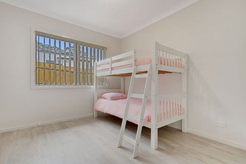 V & V Family Dream Away - Geraldton Accommodation 5
