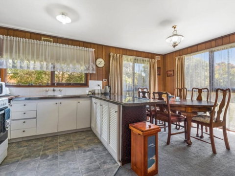 Raymond Cottage - Geraldton Accommodation 3