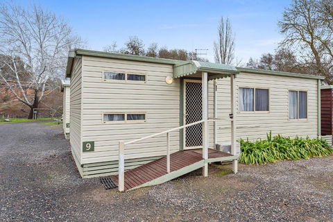 Castlemaine Central Cabin & Van Park - Geraldton Accommodation 3