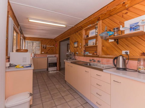 Malibu Drive 127 Bawley Point - Geraldton Accommodation 5
