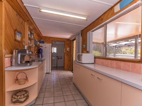 Malibu Drive 127 Bawley Point - Geraldton Accommodation 1