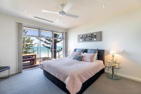 ULTIMA At The Bay Glenelg Absolute Beachfront - Geraldton Accommodation 6