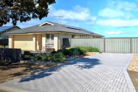 Dragons Rest - Geraldton Accommodation 0