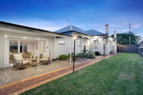 Nell's Place - Geraldton Accommodation 0