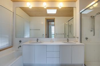 Latham Beach House - Geraldton Accommodation 2