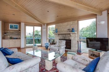 Latham Beach House - Geraldton Accommodation 3