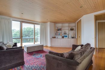 Latham Beach House - Geraldton Accommodation 4