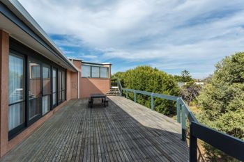 Latham Beach House - Geraldton Accommodation 5