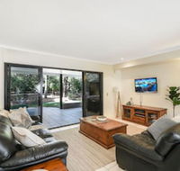 Home Away From Home 38 Redwood Avenue Marcus Beach Noosa Area - Geraldton Accommodation